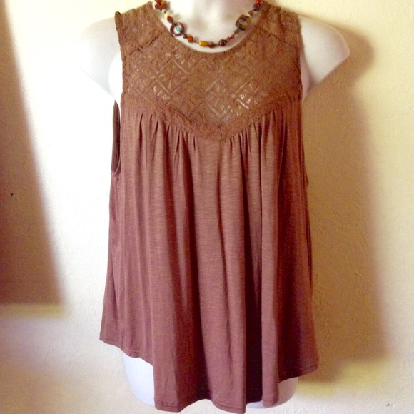 Rue21 Tops - NWT - Size 1X Sleeveless Top with Lace Yoke